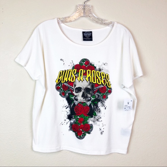 Guns N’ Roses Tops - 🔥5 for 30 Guns N’ Roses Cream Floral Graphic Tee